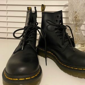Doc Marten 1460s women’s size 7 New fit 7.5